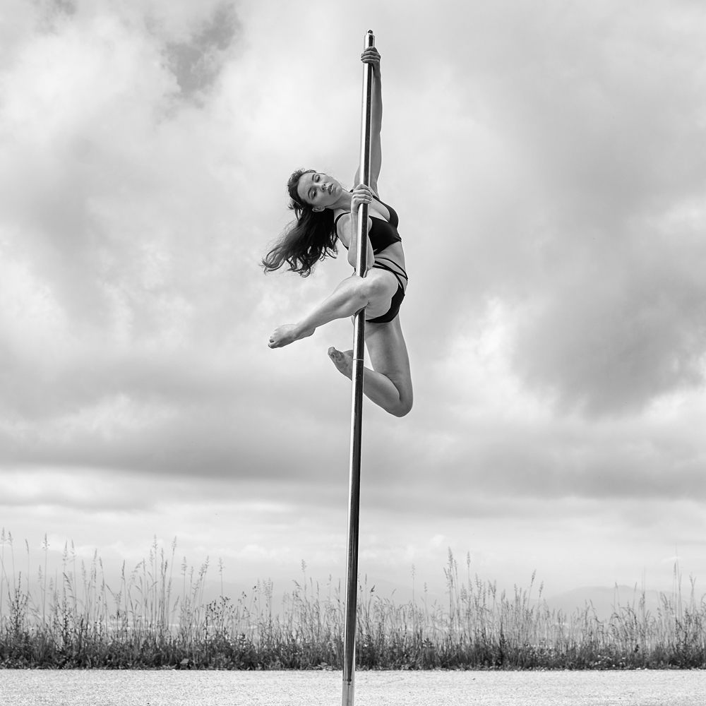 Sofiya_240616_003_30x40_BW